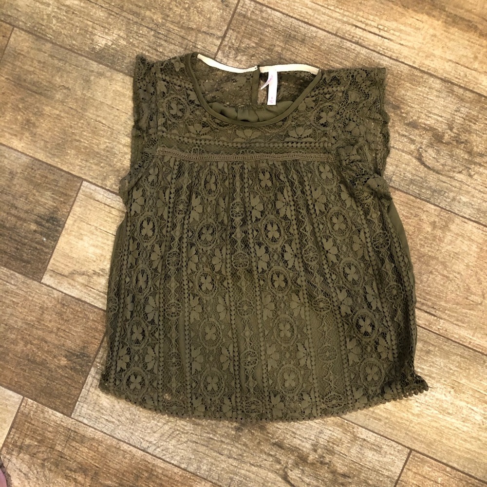 Sleeveless embroidered top